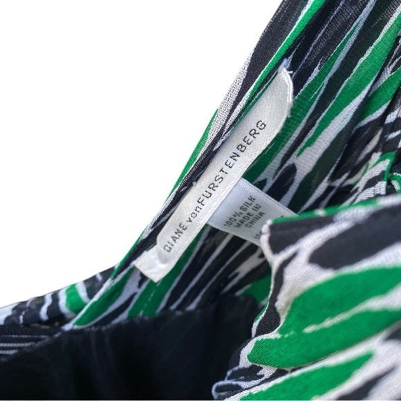 Diane Von Furstenberg Silk Mid-Length Dress I Size:2 - Picture 10 of 10